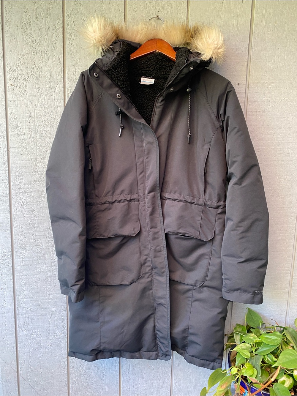 Columbia Black Faux-Fur Trim Down Puffer Parka with Omniheat